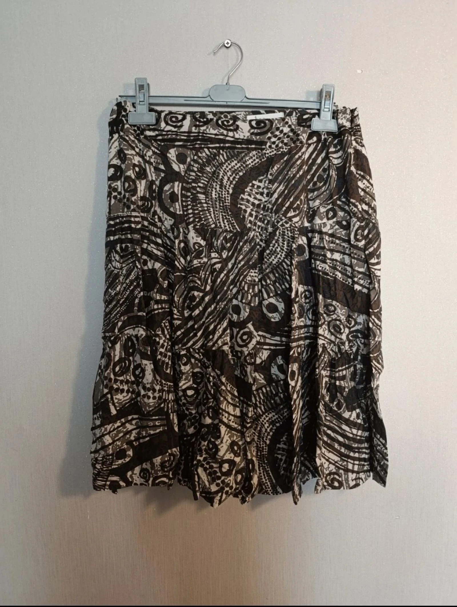 Falda Armand Thiery con estampado gráfico en negro, beige y marrón talla 42 100% Viscosa – photo 2